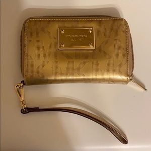 Michael kors wristlet